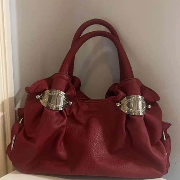 Chic Burgundy Shoulder Bag - Picture 2 of 5